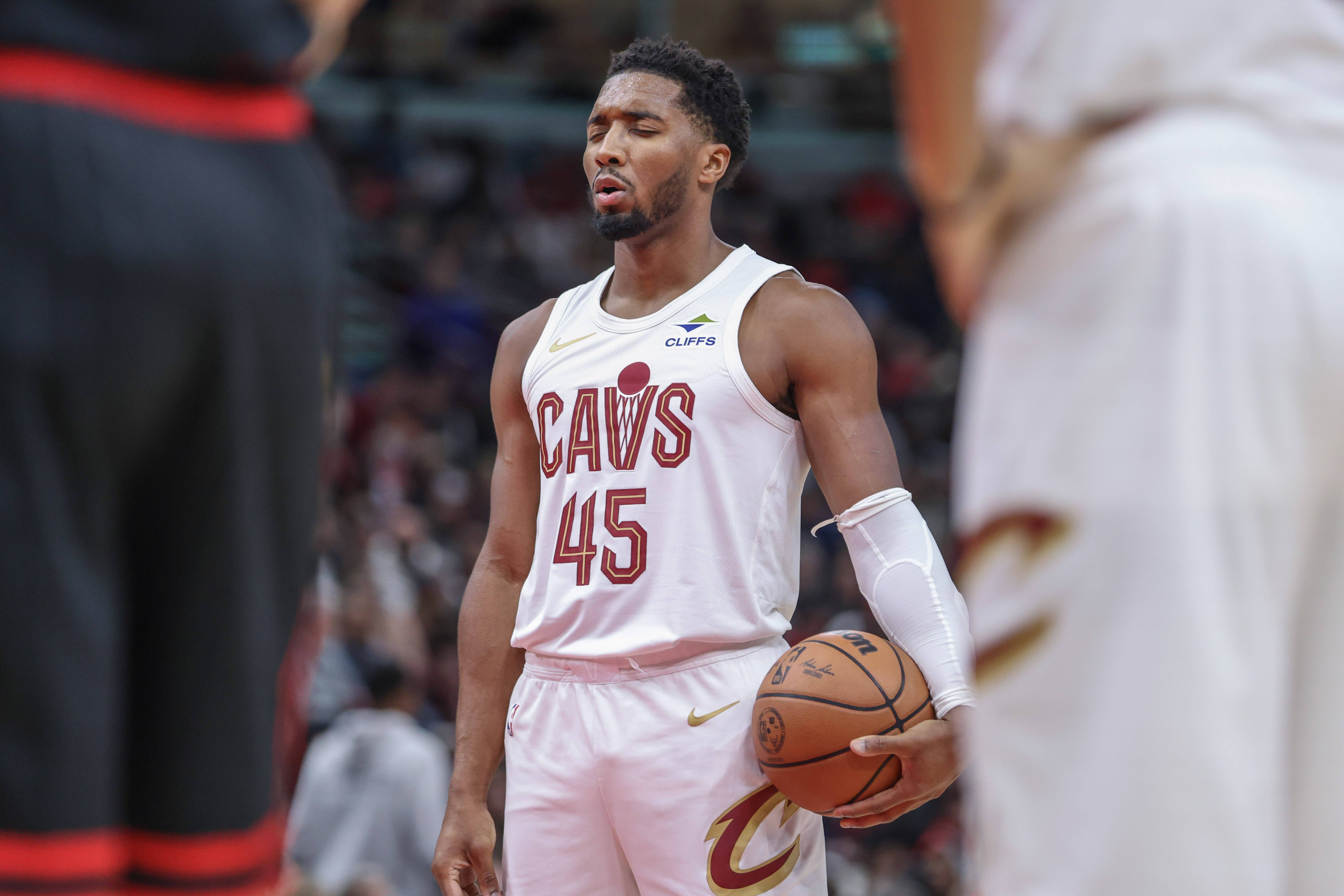 包含窗口期NBA常规赛传出新动向，波士顿凯尔特人豪取连胜，管理层表态——悬念犹存，医务组通报恢复的词条