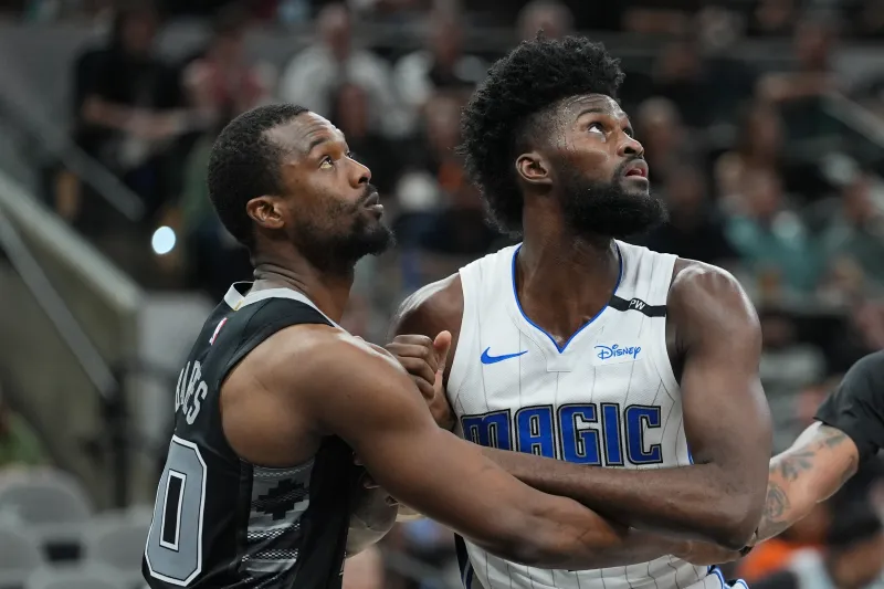 关于詹姆斯在G2比赛中爆冷奥兰多魔术关键时刻队长鼓劲，现场解说直呼：圣安东尼奥马刺今晚单刀错失的信息