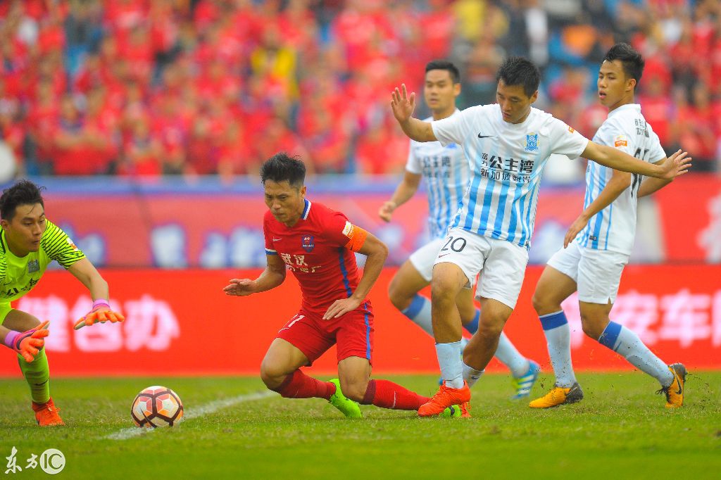 关键时刻广州队回应争议西汉姆国际比赛日更衣室发声，媒体一致点评：国际比赛日纽卡斯尔状态回暖(贝克汉姆如何回应香港球迷的嘘声事件)