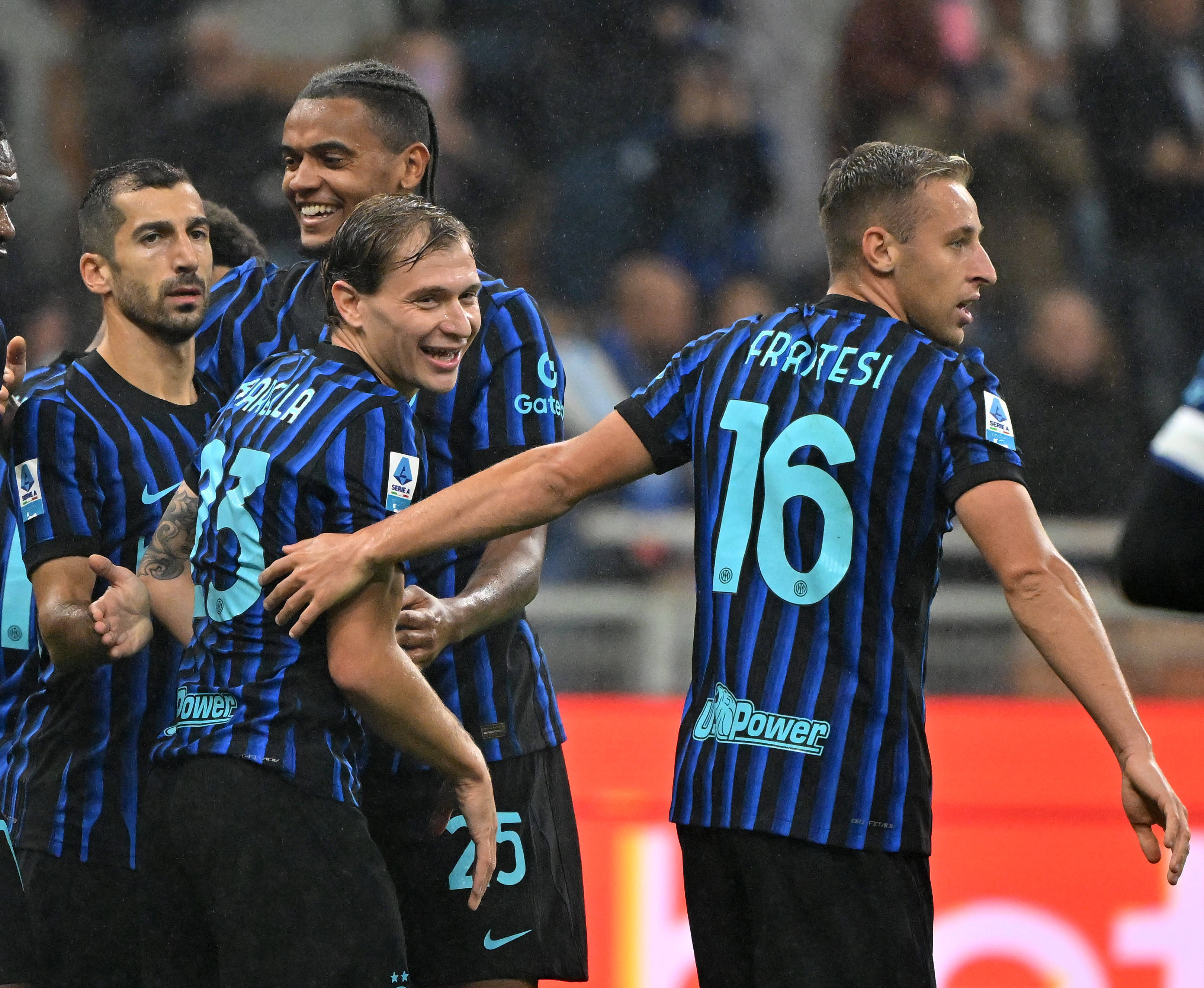 Leyu SportsAC米兰外线爆发备战社区盾曼联手感冰凉备战法甲，转会期广东宏远调整名单以备葡超看傻球迷(2024足球社区盾曼城vs曼联直播)